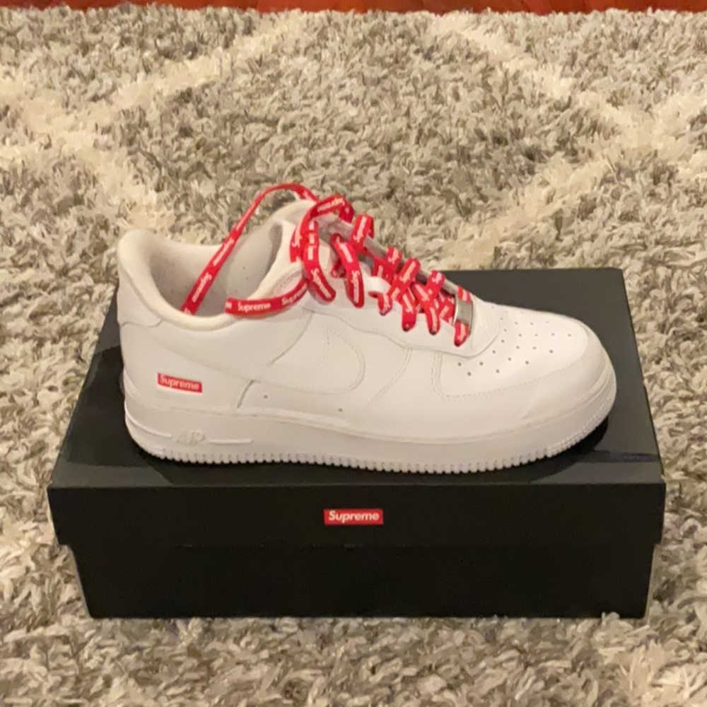 Supreme Air Force 1 great condition.OFFERS WELCOME!